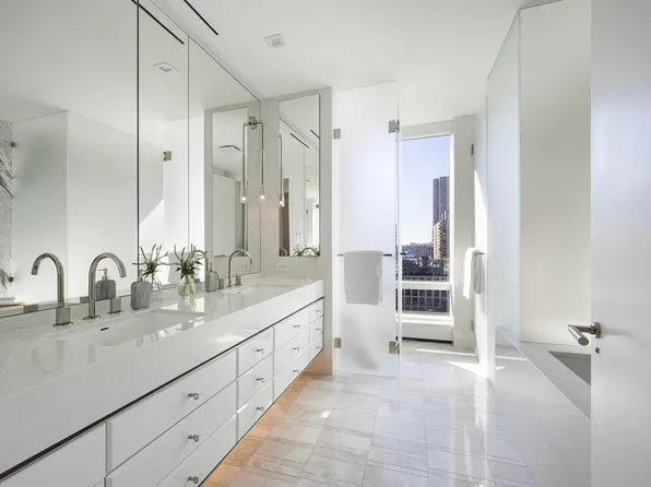 200 Amsterdam Avenue image 8 of 23