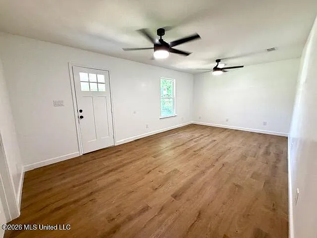 3 bed, 1.0 bath, 1280 sqft, $1,400 — Photo 4