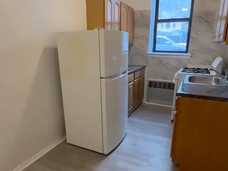2050 Valentine Ave #1A — Photo 5