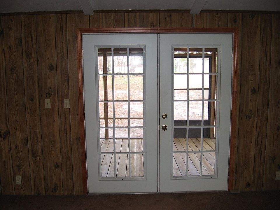 French doors to screened porch