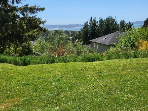 6498 Bell Terrace Rd, Eureka, CA 95503