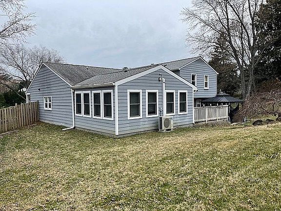3rd image of 14705 Waterway Dr