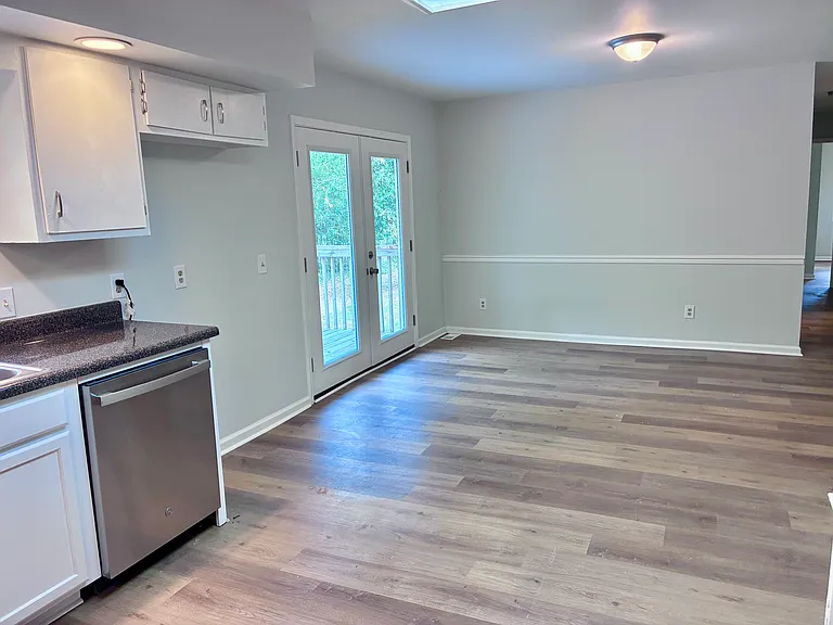 8600 Marigold St — Photo 8