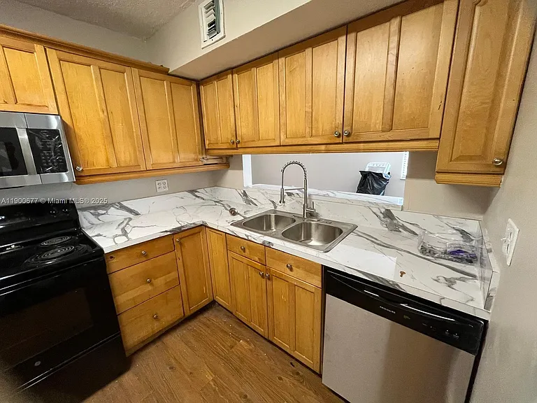 3400 Foxcroft Rd #115 — Photo 6