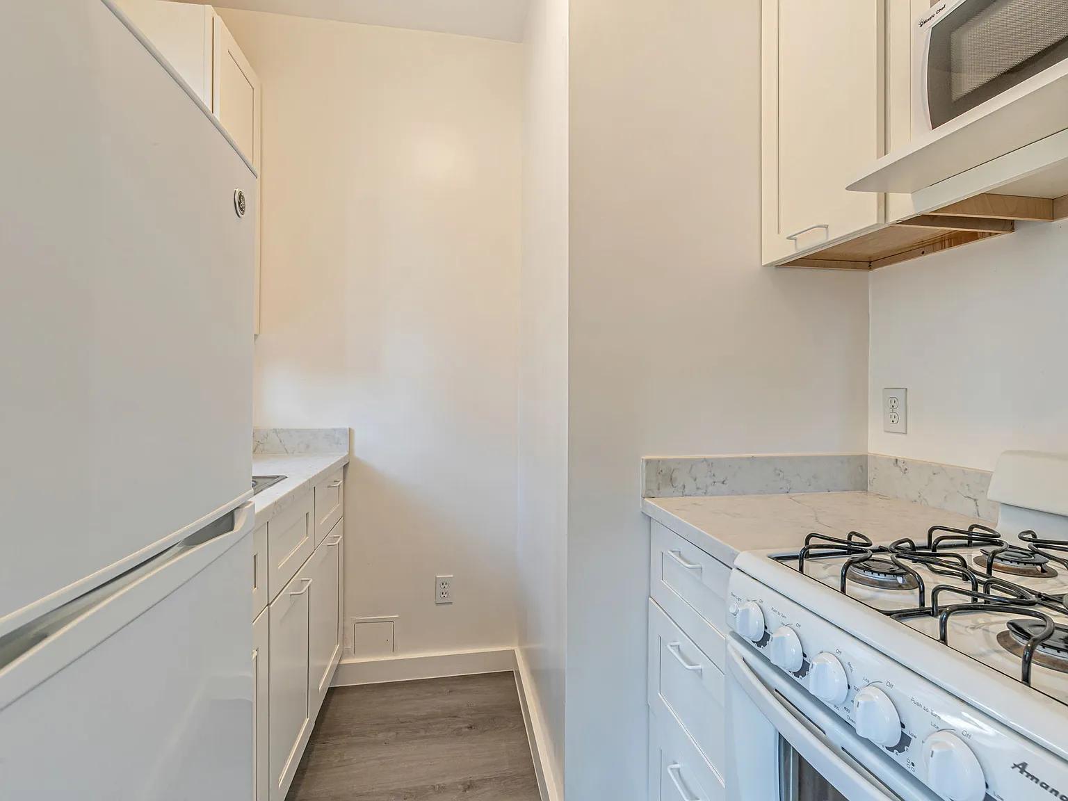 Studio, $2,495 — Photo 4