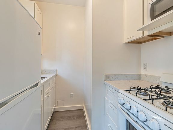 4th image of 628 Bush St