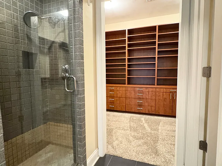 2929A McGee Trafficway #200A — Photo 20