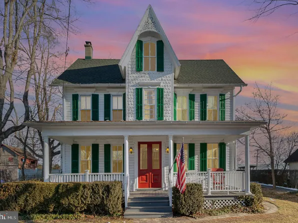 375 Main St, Wellsville, PA 17365