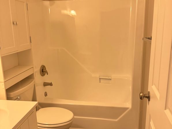 603 W Waddell St #605, Selma, NC 27576