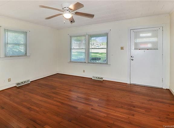 4th image of 28 Alice Ave