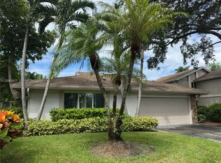 76 Ivy Rd, Hollywood, FL 33021