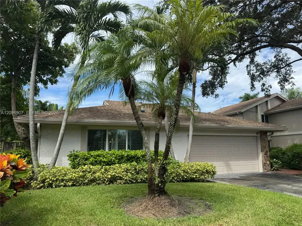 76 Ivy Rd, Hollywood, FL 33021