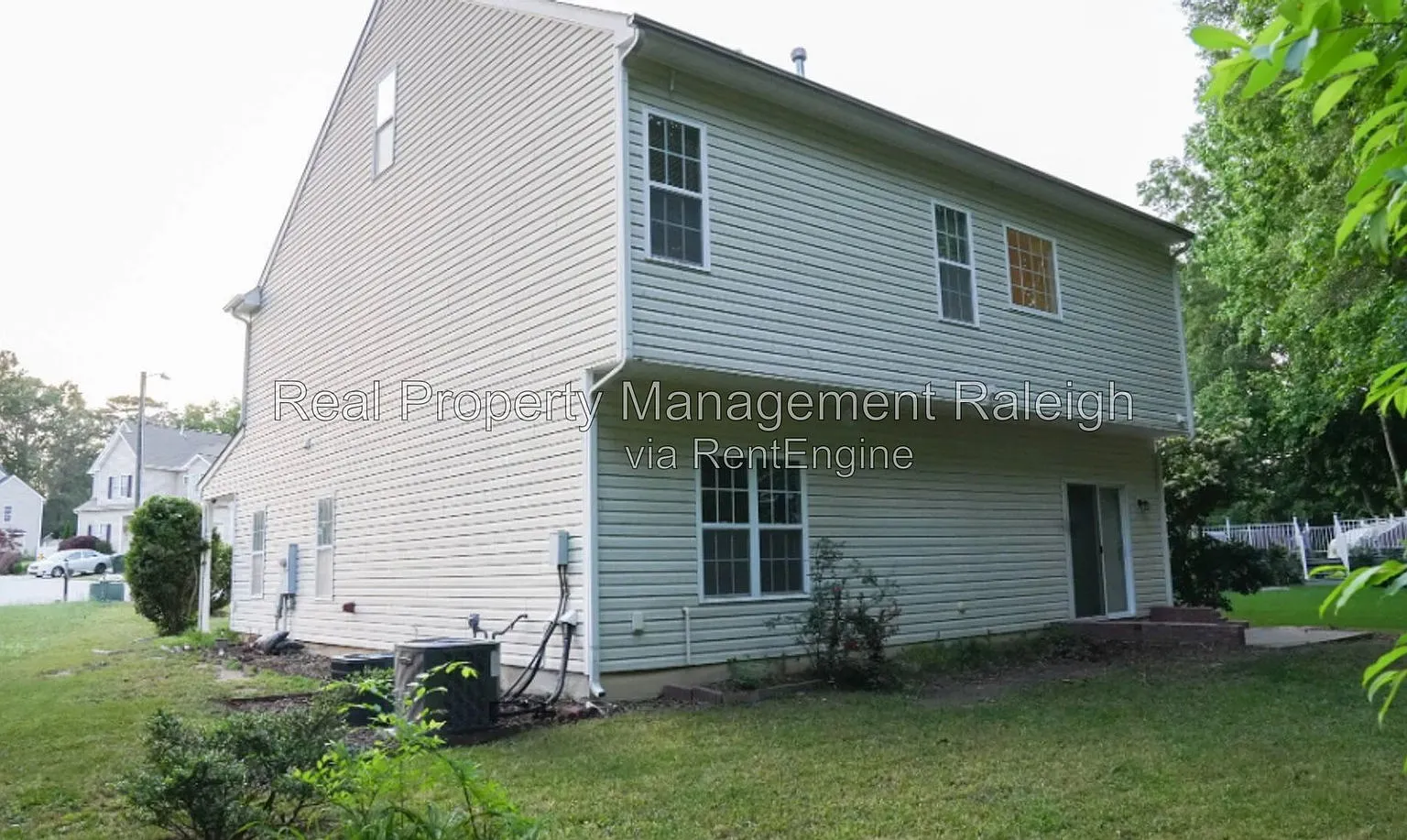 4 bed, 2.5 bath, 2521 sqft, $2,350 — Photo 3
