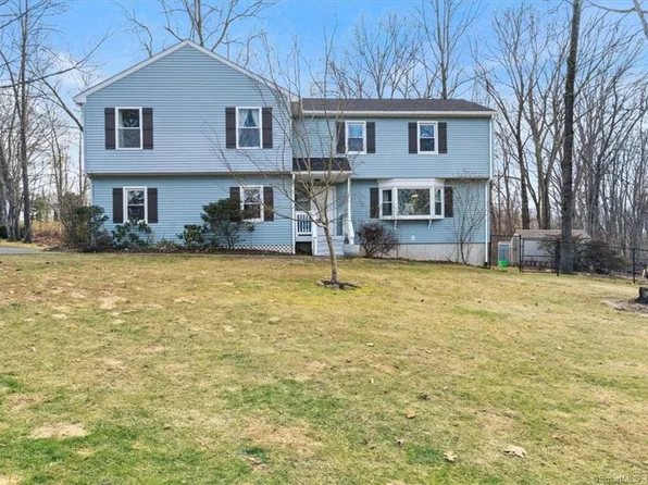 1 Hickory Lane, Oxford, CT 06478