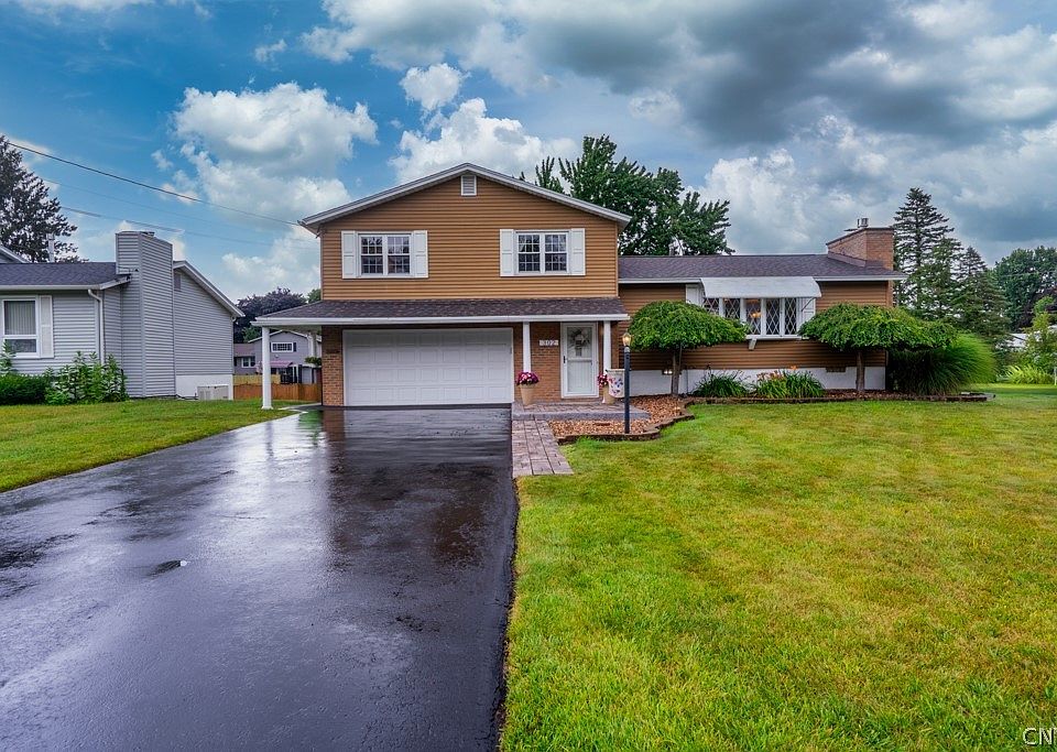 1st image of 302 Jewell Dr