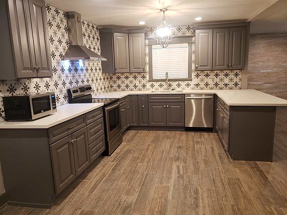 2nd image of 260 W Caldwood Dr