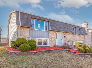 17590 Winston Dr, Country Club Hills, IL