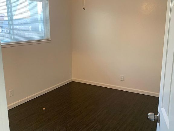 5th image of 3318 V St #2