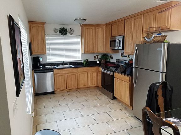 3rd image of 128 El Capitan Ln