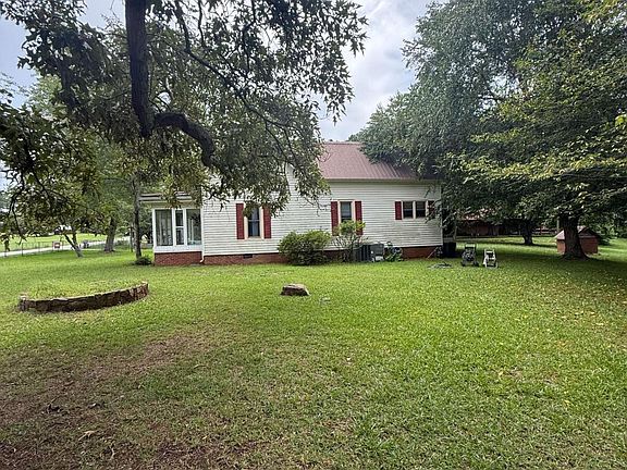 4th image of 15 Clem Lowell Rd