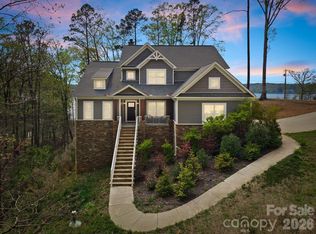 13701 Petworth Ct, Charlotte, NC 28278