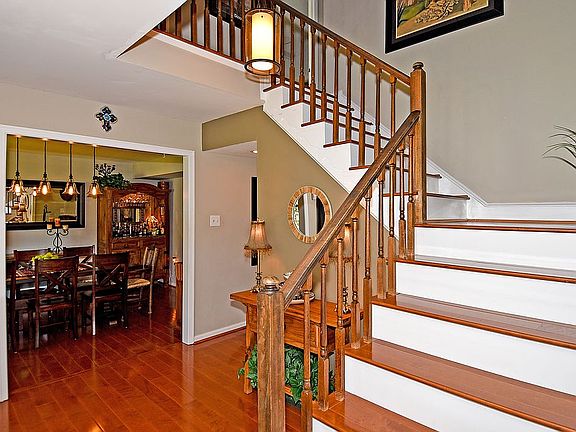 3rd image of 9582 Bronte Dr
