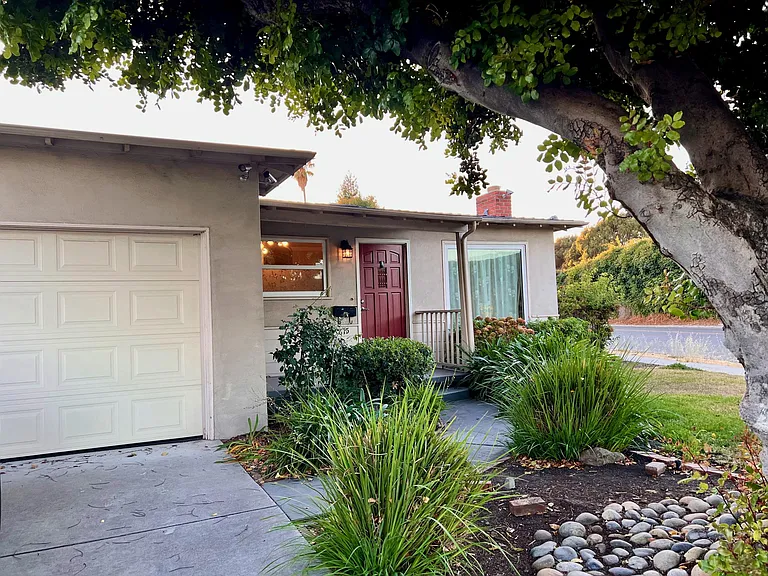 875 San Pablo Ave — Photo 2