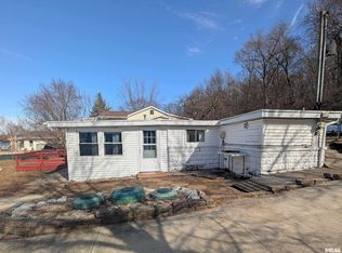 12395 Sunset Dr, Manito, IL