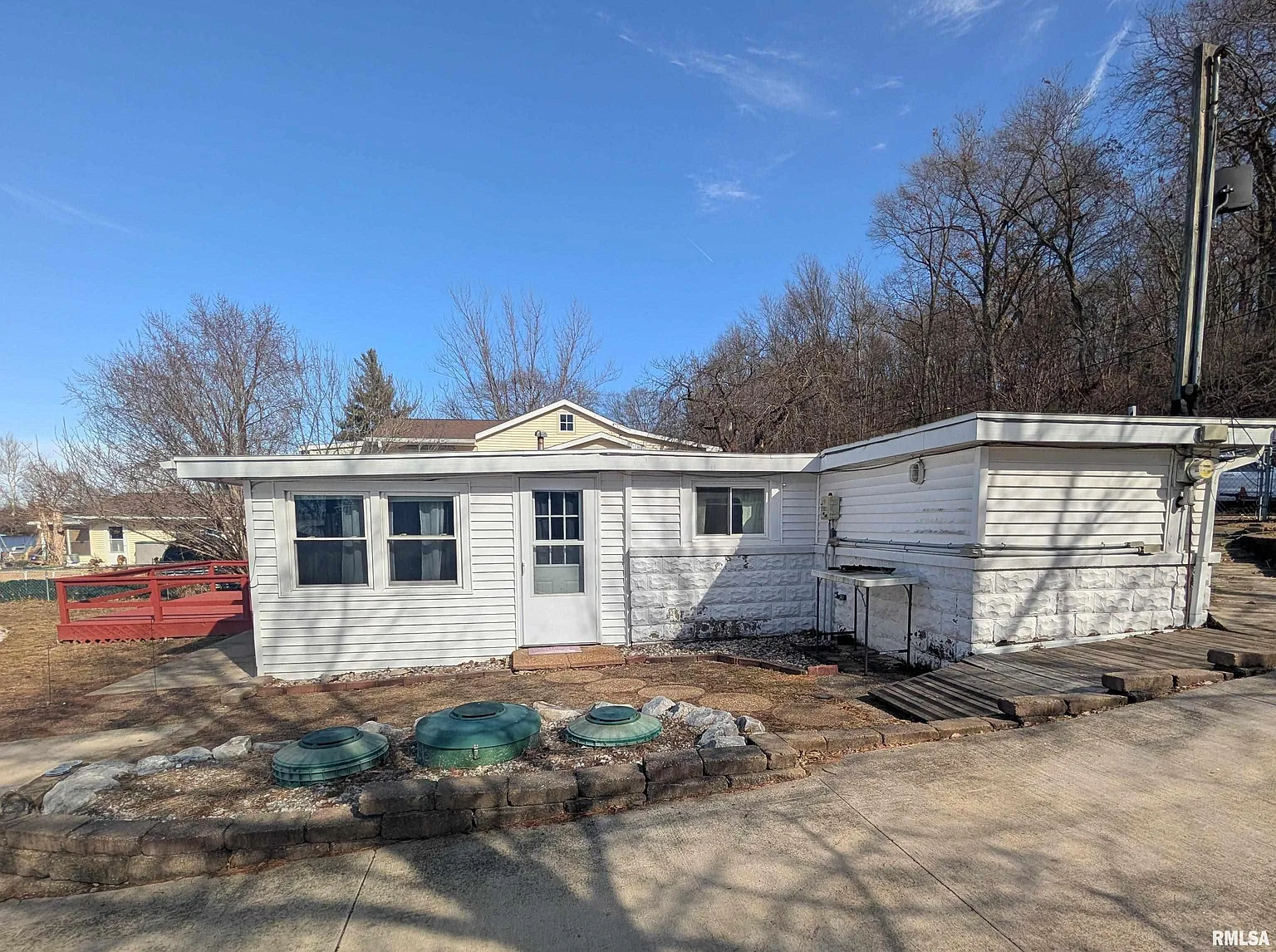 12395 Sunset Dr photo 1