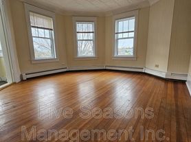 465-467 Colchester Ave, Burlington, VT