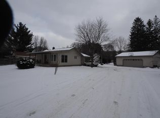 1586 S Wolf Lake Rd, Muskegon, MI 49442