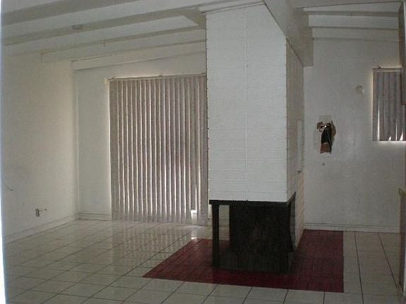 3rd image of 1137 W Berkeley Ct