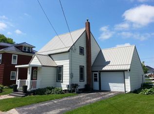 104 N Franklin St, Edgewood, IA 52042