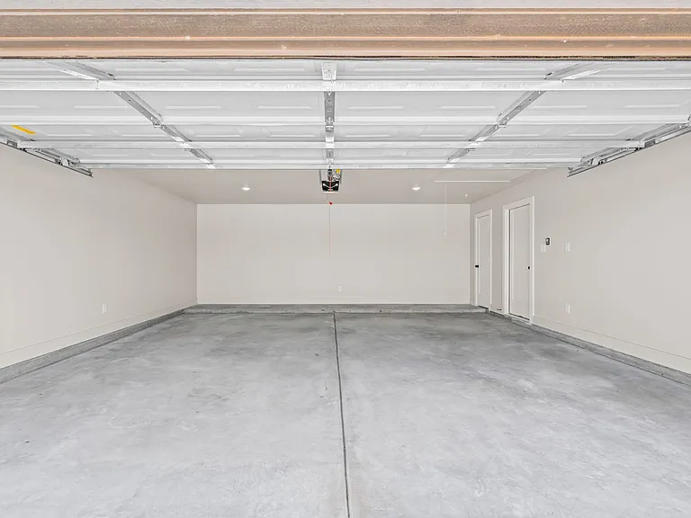10505 East Cres #7400 — Photo 17