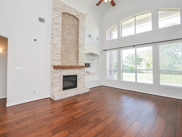 4315 Village Forest Dr — Photo 9