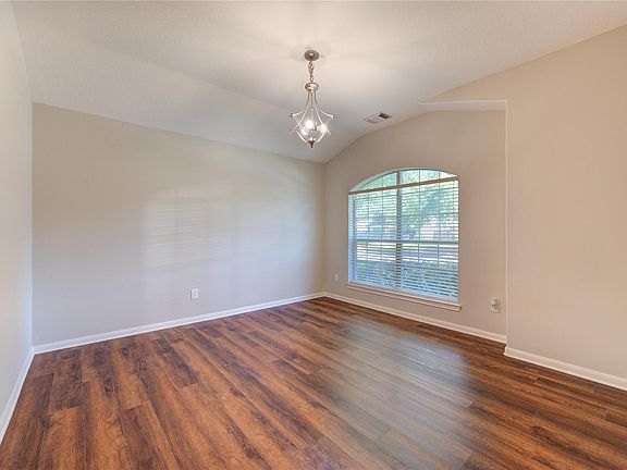 5th image of 5122 Juniper Walk Ln