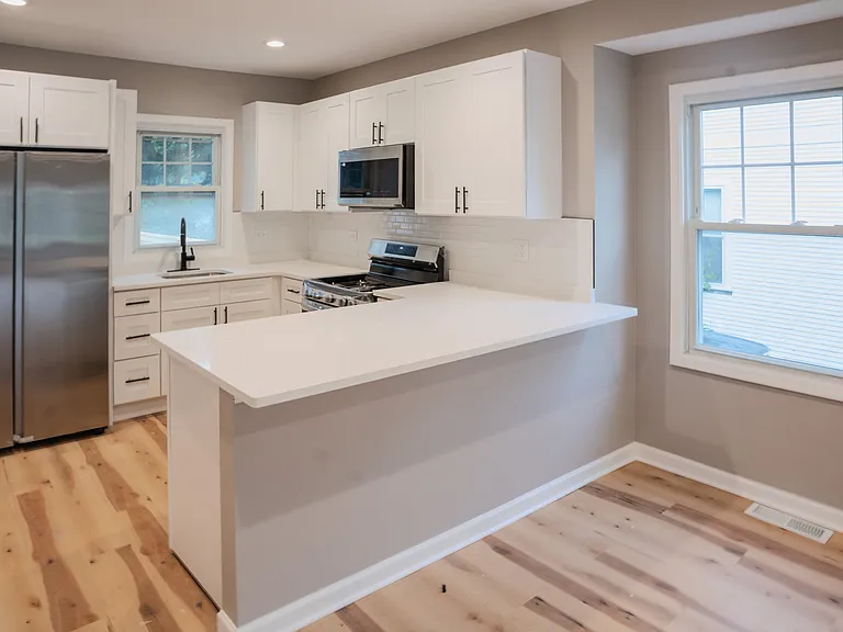 523 S Monterey Ave — Photo 5