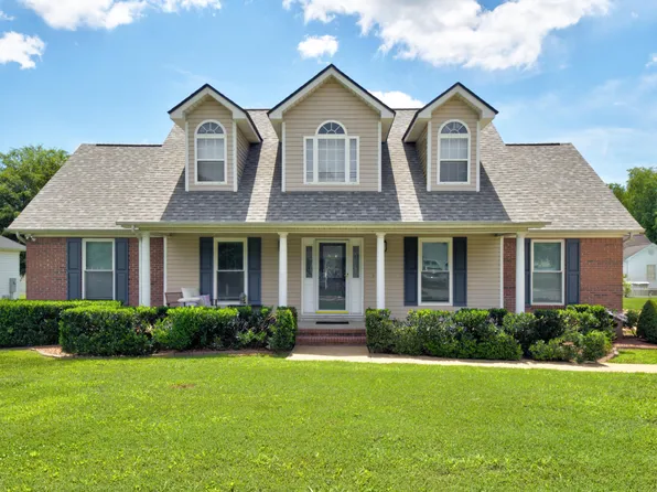 8602 Boulder View Dr, Soddy Daisy, TN 37379