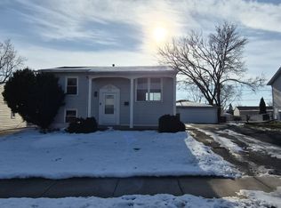 225 McKool Ave, Romeoville, IL 60446