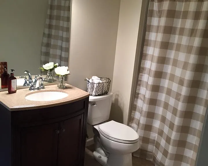 Vista Apartments — Photo 12