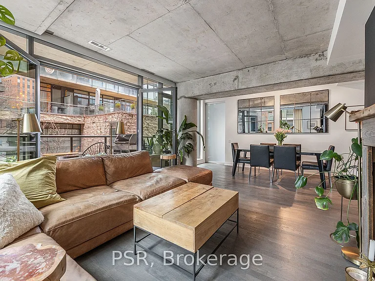 560 King St W #203 — Photo 11