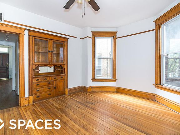 4th image of 870 W Buckingham Pl APT 1