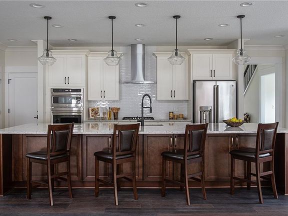 5th image of 703 W Ohio Ave