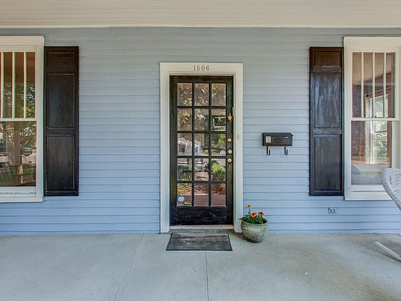 3rd image of 1506 Beechwood Ave