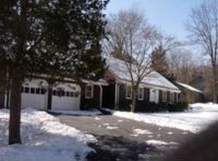 17 Juniper Rd, Bloomfield, CT 06002