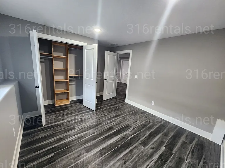 5267 N Toben Ct — Photo 6
