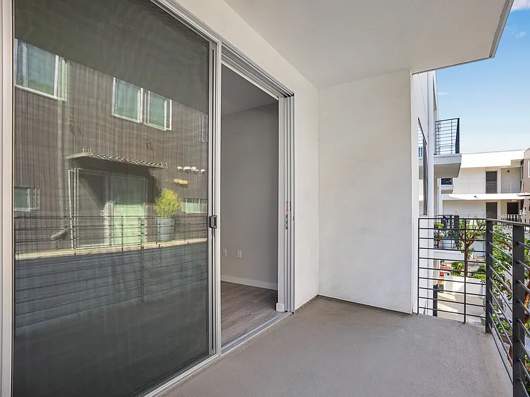 16300 Ventura Blvd #312 — Photo 28