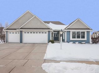 1298 Northview Dr, Oconomowoc, WI 53066