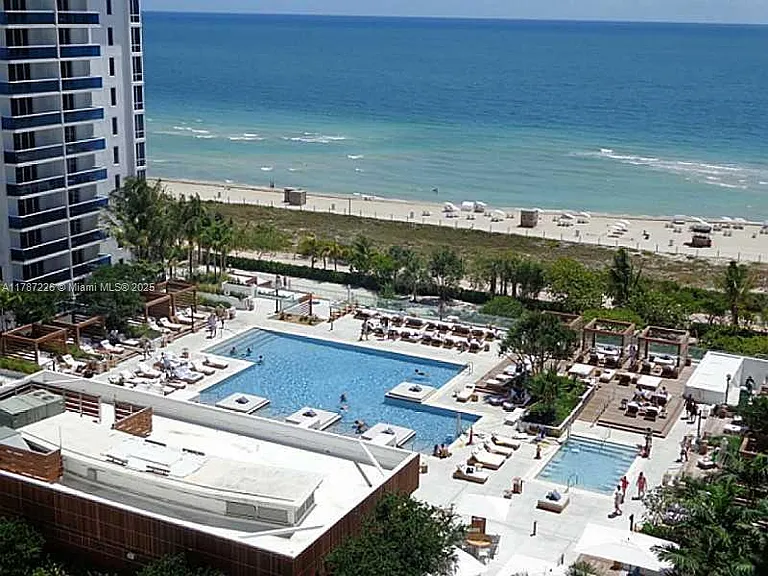 2301 Collins Ave #1221 — Photo 5