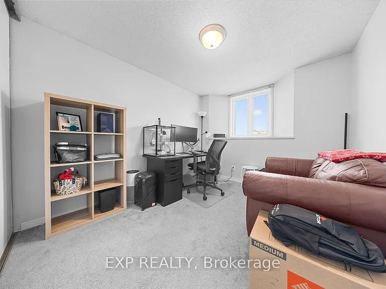 32 Flanders St — Photo 26